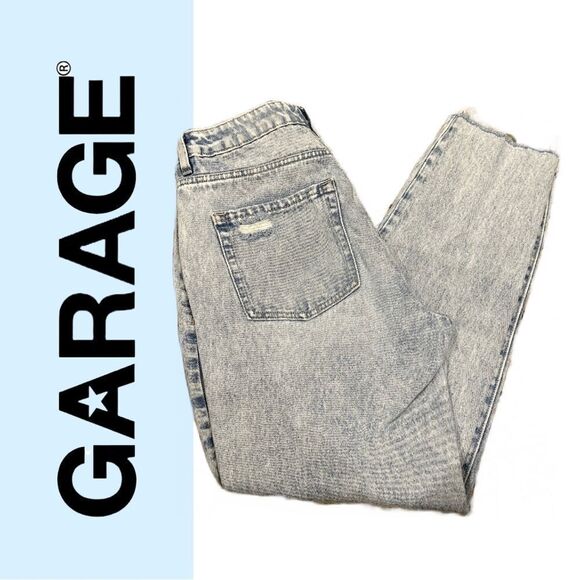 Garage Women’s Mom Distressed Light Wash Jeans - Size 07/28 - Picture 3 of 3